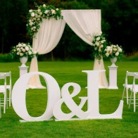Letras Gigantes 1 Metro Times New Roman – Iniciales Personalizadas en Poliespan para Bodas y Eventos